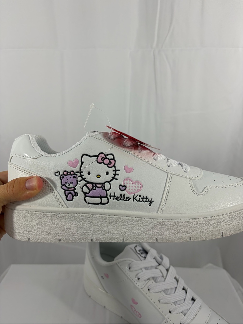 NWT Hello Kitty Women’s Size 8 White & Pink Graphic Lace-Up Sneakers - Picture 3 of 9